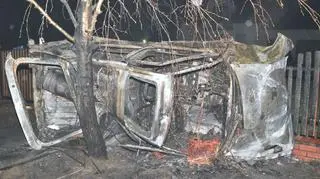 Samochód doszczętnie spłonął 