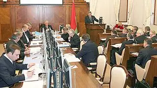 Aleksandr Łukaszenka uznał, że czas zmienić sprawdzonych ludzi innymi sprawdzonymi ludźmi
