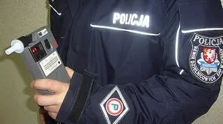 Po badaniu alkomatem okazało się, że mężczyzna jest pijany
