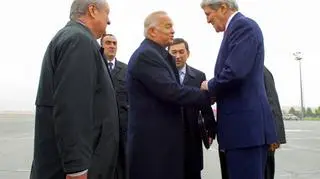 Przed konferencją, na której doszło do incydentu, Kerry rozmawiał z Karimowem