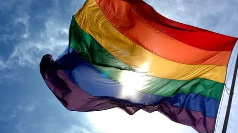 "Znaczący postęp dla gejów i lesbijek"