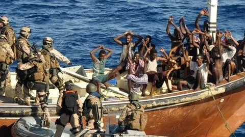 Unia będzie ścigać piratów na morzu i na lądzie