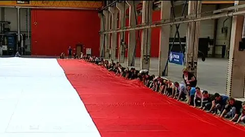 Gigantyczna biało-czerwona już gotowa