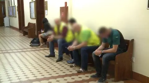 Fotoreporter zginął od ciosu nożem. Początek procesu studentów
