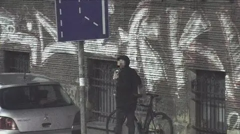 Kraków. Strażnicy zatrzymali mężczyznę, który malował sprayem na kamienicach