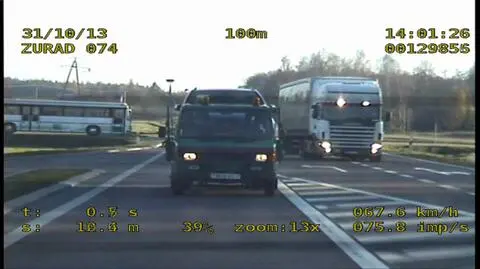 Kierowca tira wyprzedził dwa samochody