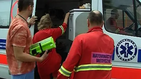 Ratownicy medycznie na razie wstrzymują strajk