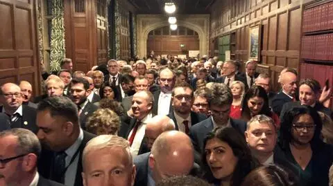 Umowa ws. brexitu odrzucona. Przebieg głosowania w Izbie Gmin