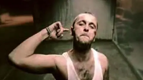 Węgierski popularny piosnekarz rap