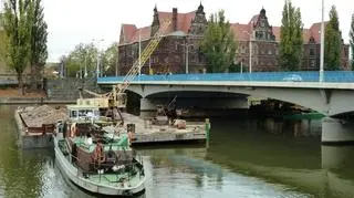 W ramac modernizacji węzła wodnego RZGW pogłębia Odrę we Wrocławiu