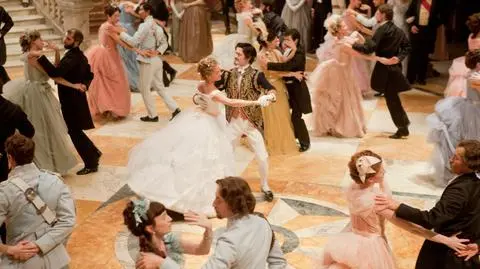 "Anna Karenina" może zostać doceniona za kostiumy i scenografię
