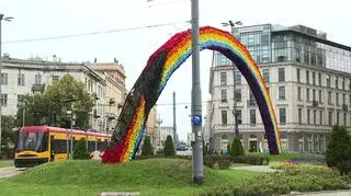 Tęcza na placu Zbawiciela zapłonęła po raz kolejny w ub. tygodniu 