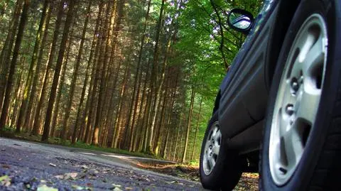 Bili, wiązali i ciągnęli za autem. Jeden z napastników przed sądem