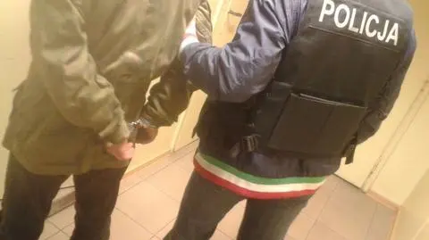 Ścigali go za oszustwa. Próbował ukryć się... pod dywanem