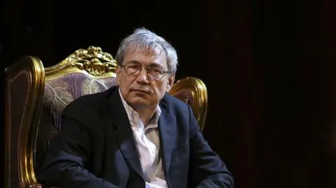 Orhan Pamuk krytyczny