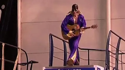 Shrek z Elvisem na trampolinie