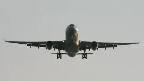 Alarm bombowy. Samolot nie mógł lądować