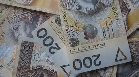 Znalazła gotówkę i zaniosła na komisariat. Policja szuka właściciela