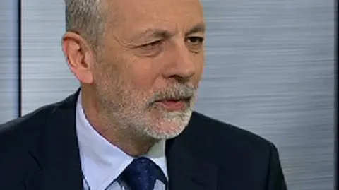 Aptekarz nie sprzeda pigułki? "To zły pomysł"