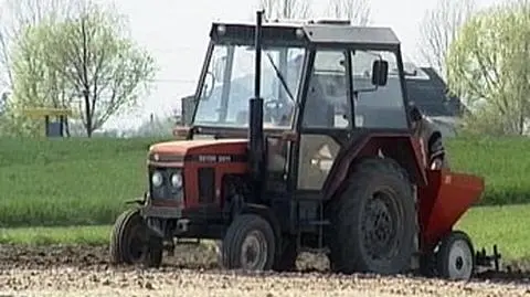 Nie mógł odpalić samochodu, ukradł traktor