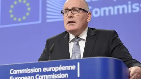 Szydło w TVN24: Timmermans odznaczony przez Komorowskiego