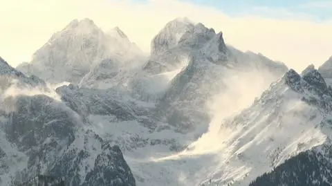 Winter won&#039;t budge in Poland. The 4th-degree avalanche warning in the Tatras