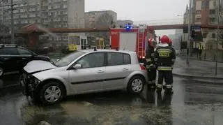 Czołowe zderzenie na wrocławskim skrzyżowaniu 