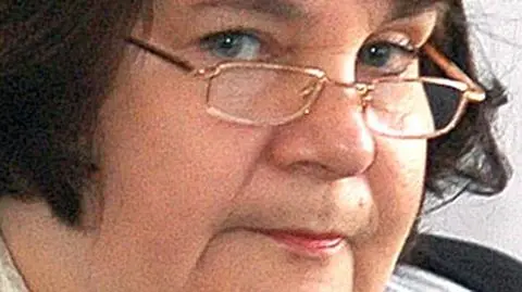 Sobecka liderką Libertas. 
 Radio Maryja za Ganleyem?