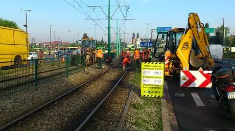 Awaria usunięta. Tramwaje wróciły na Warszawską 