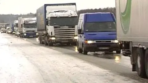 Tiry zablokowały drogę