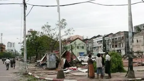 Śmiertelny cyklon znów zagraża Birmie