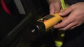 Policjanci wykryli obecność alkoholu u zatrzymanego kierowcy i jego kolegi, który miał odprowadzić auto