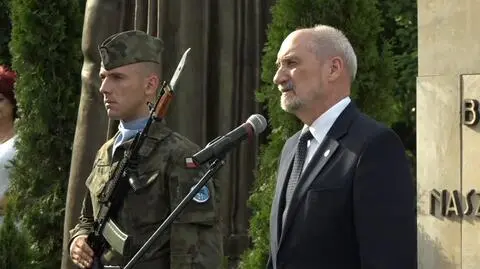 Macierewicz: ofiary tragedii smoleńskiej są w apelu pamięci od 2015 r.