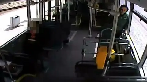 Czekał aż autobus się zapełni, zostawił bombę i wysiadł