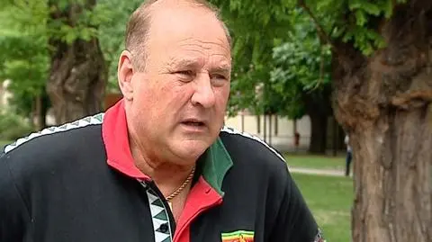 Mężczyzna z atrapą broni w biurze Tomaszewskiego