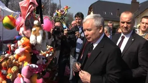 Jarosław Kaczyński pożycza "stówę"
