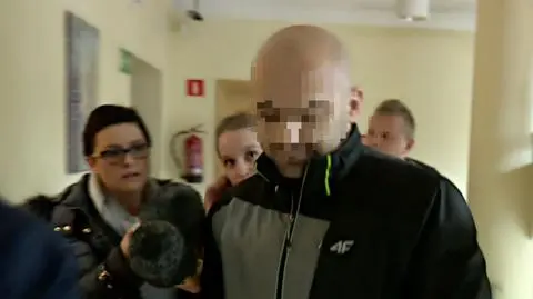 Policjant osiem razy miał razić paralizatorem 18-latka