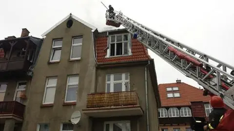 Gdańsk. Pożar poddasza. Na miejscu osiem zastępów straży