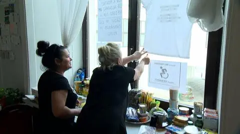 Protestujący w Sejmie zawiesili postulaty na oknach w parlamencie