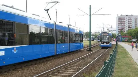 Zmarł mężczyzna, który wypadł z tramwaju