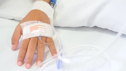 Chemioterapia jest podstawową formą walki z rakiem (materiał "Faktów" TVN z 5 maja)