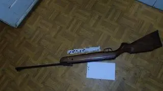 Wiatrówka znaleziona w mieszkaniu mężczyzny