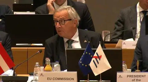 Jean-Claude Juncker krytykowany przez szefa MSZ Węgier