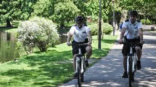 Poszkodowanemu pomogli policjanci pełniący służbę na rowerach