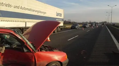 Wypadek i kolizje co kilometr. Gigantyczny korek na A4. "To jakaś rzeźnia"