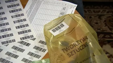 Nowe zasady wywozu śmieci w Poznaniu. Śmieci oznaczone kodem kreskowym, z adresem domu
