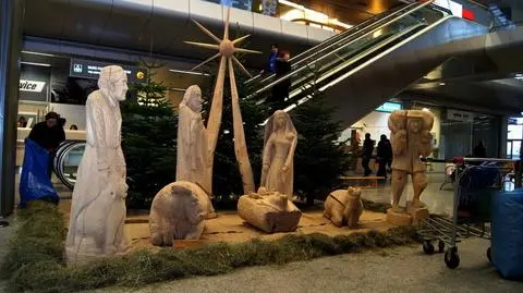 Żłóbek bożonarodzeniowy stanął w terminalu pasażerskim
