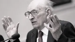 Prof. Bartoszewski przekazał zbiory wrocławskiemu Ossolineum
