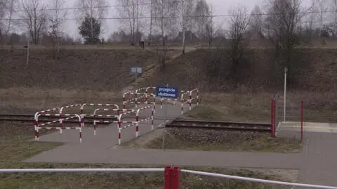 Dwa kilometry spaceru albo mandat. "Przejście tylko dla kolejarzy"