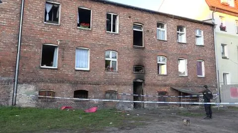 Kamienica, w której doszło do tragicznego pożaru (wideo archiwalne)